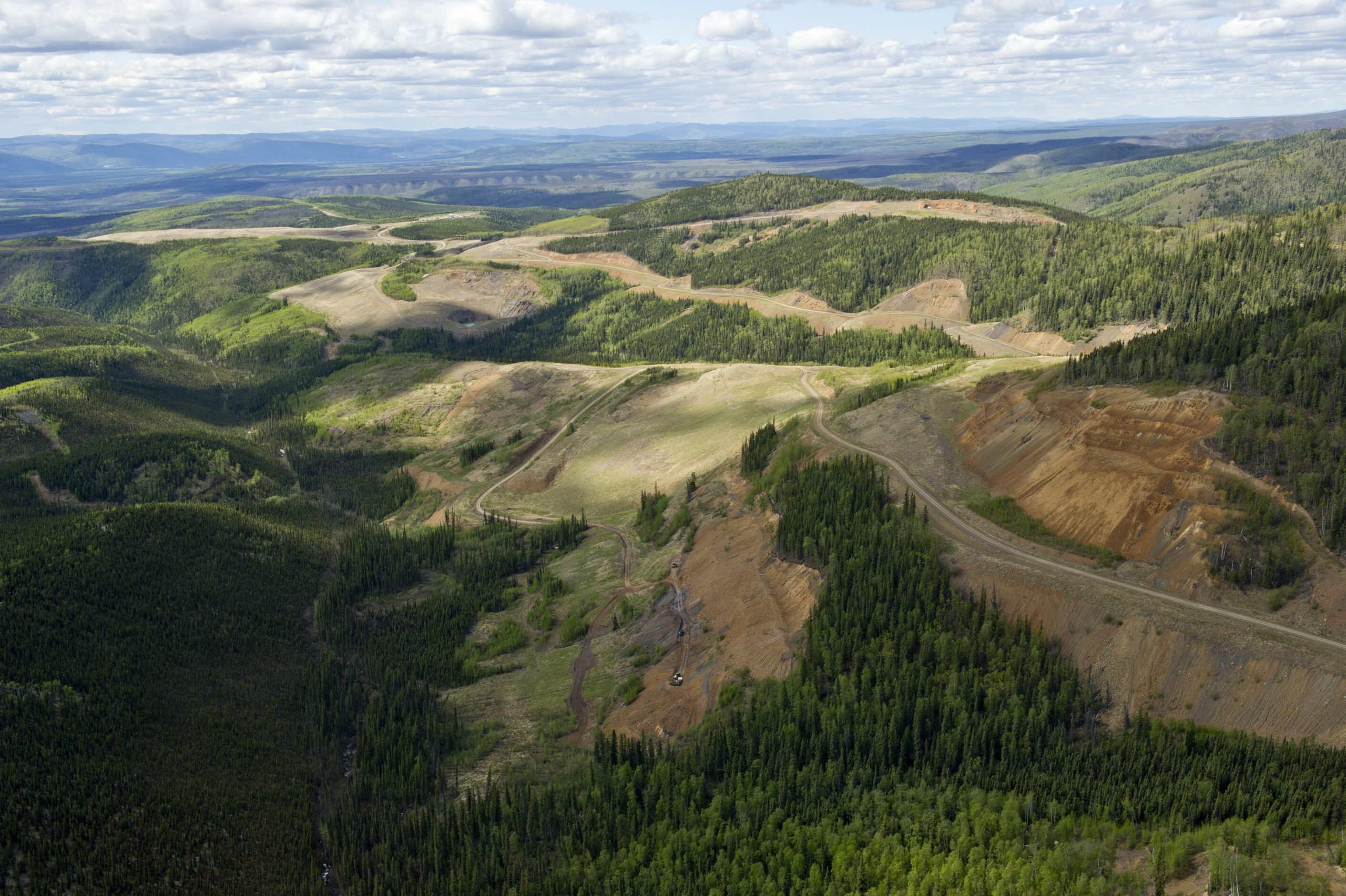 Looking west along Reserve trend Upper and Lower Fosters deposits in foreground